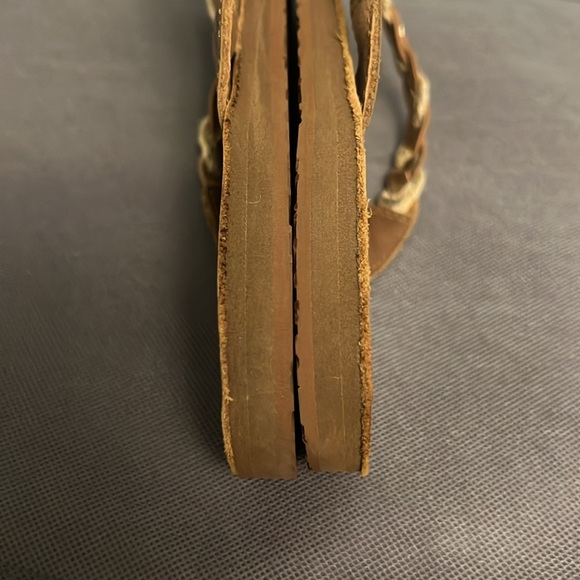 UGG women’s thong slippers size 9 S/N 100-7559 - Picture 7 of 16